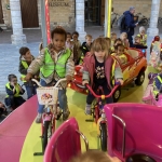 't Is kermis op de kermis!